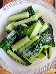 瓜没切怎么吃才好吃视频,未切瓜的创意吃法揭秘