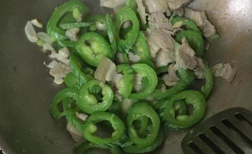 吃蛇瓜需要去皮吗视频讲解,去皮技巧揭秘