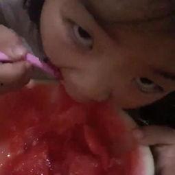 宝宝吃瓜中毒视频,紧急救治警示家长